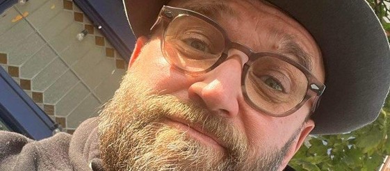 Fred Poiras : T'as qu'à rien dire d'intelligent...FERME LA!